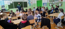 В Крохалевской школе прошла встреча с сотрудниками ДПС ГИБДД