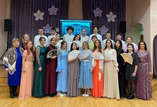 В Майкорской школе прошел традиционный литературный бал