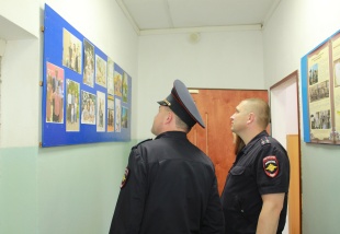 В Кудымкаре сотрудники полиции и общественники организовали выставку фотографий «Мозаика семейного счастья»