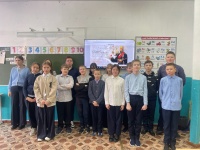 На уроке «Разговоры о важном»  школьники обсуждали тему «Служение Отечеству»