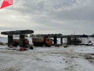 Ремонт моста через реку Иньва на автодороге Юсьва — Архангельское Юсьвинского муниципального округа продолжается в любых погодных условиях