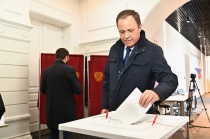 Полпред Президента в ПФО Игорь Комаров проголосовал на выборах президента
