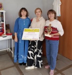 Коллективу народного танца и песни "Карповчанка" из Юсьвинского муниципального округа вручен диплом и памятный знак за участие в международном хоровом фестивале МЛАДА a cappella